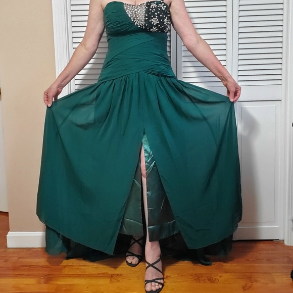 NWOT "Trumpet/Mermaid Evening Gown. - Picture 8 of 10